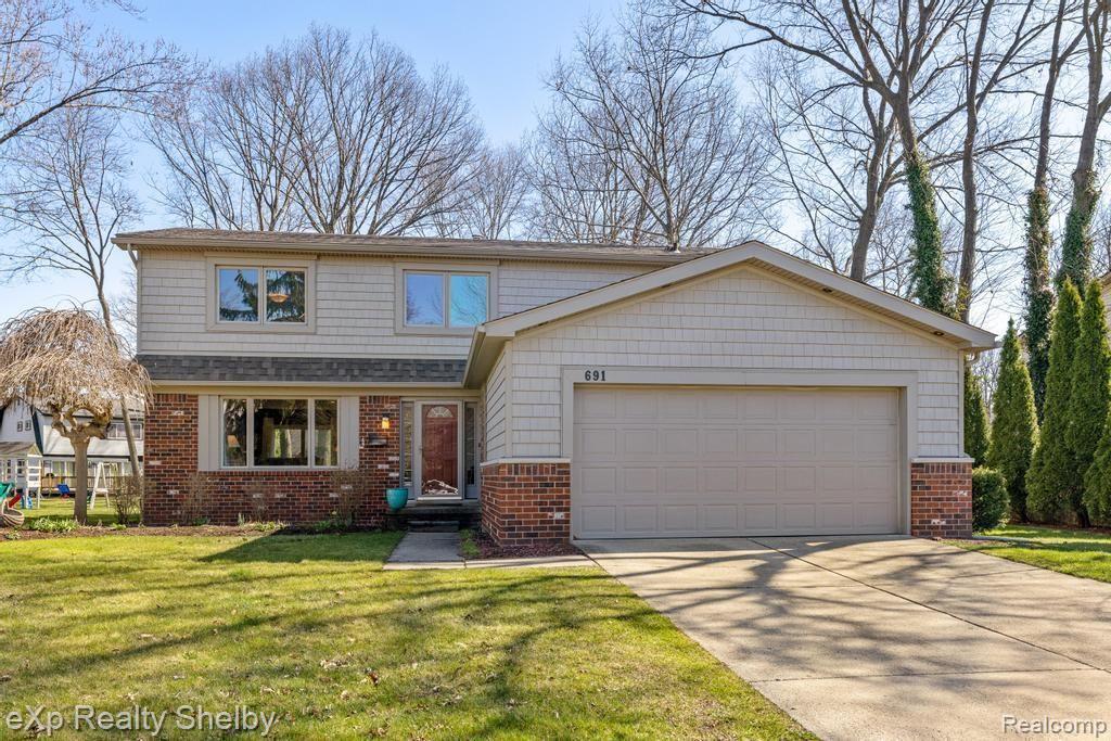 691 BARCLAY Drive