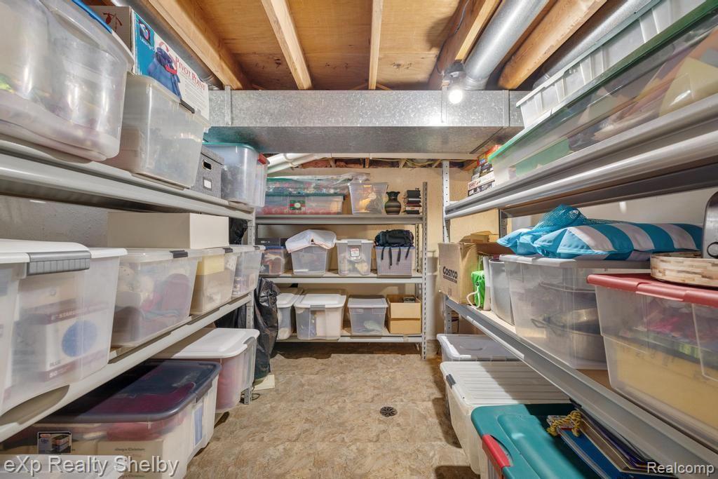 691 BARCLAY Drive