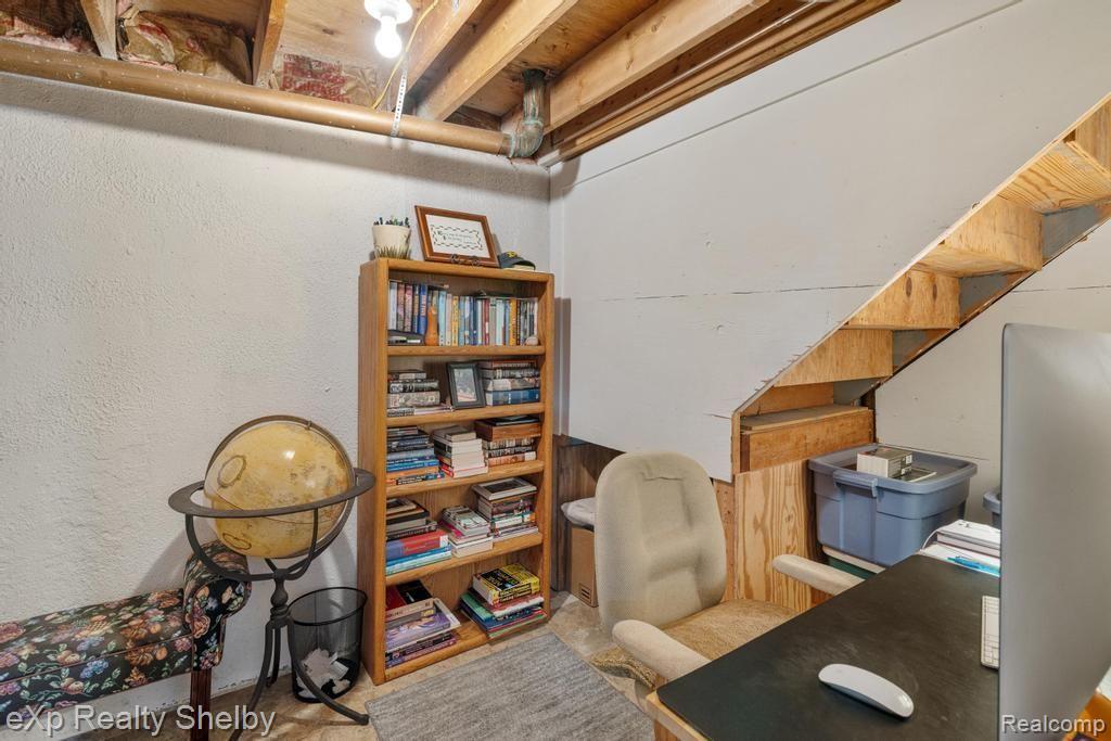 691 BARCLAY Drive