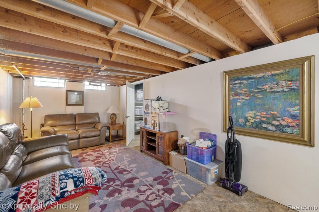 691 BARCLAY Drive
