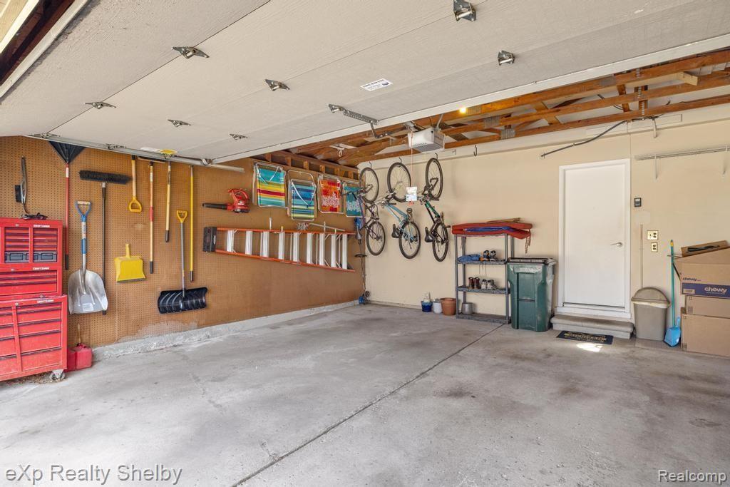 691 BARCLAY Drive