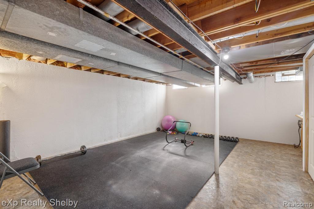 691 BARCLAY Drive