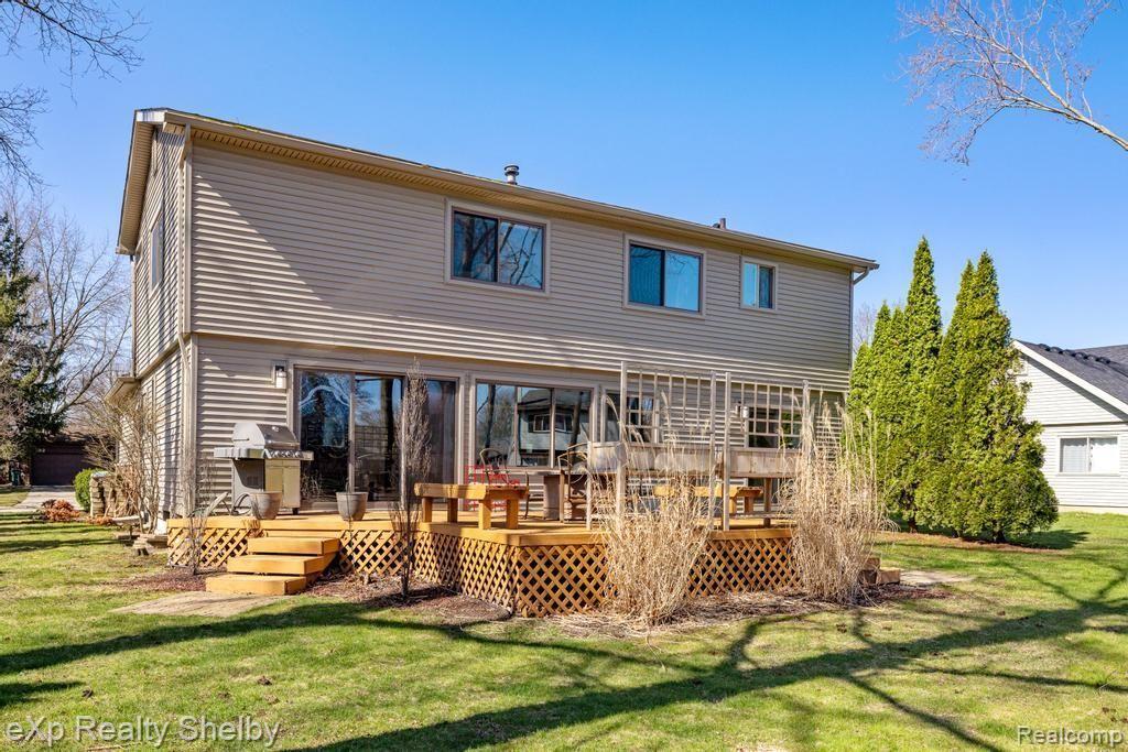 691 BARCLAY Drive