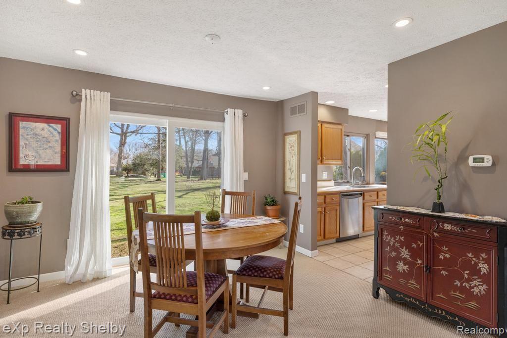 691 BARCLAY Drive