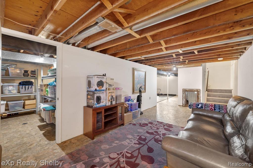 691 BARCLAY Drive
