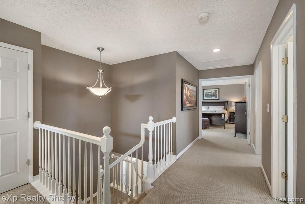 691 BARCLAY Drive
