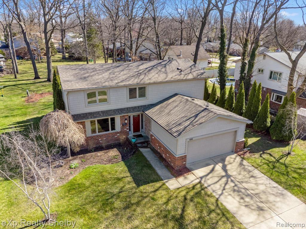 691 BARCLAY Drive