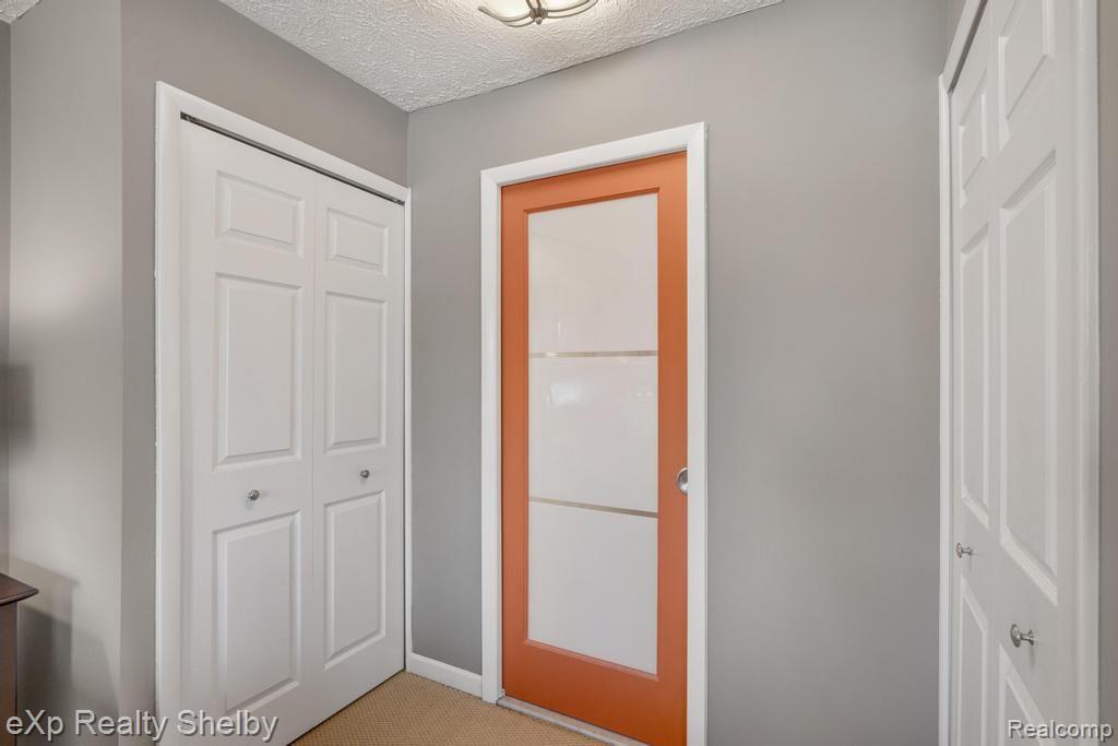 691 BARCLAY Drive