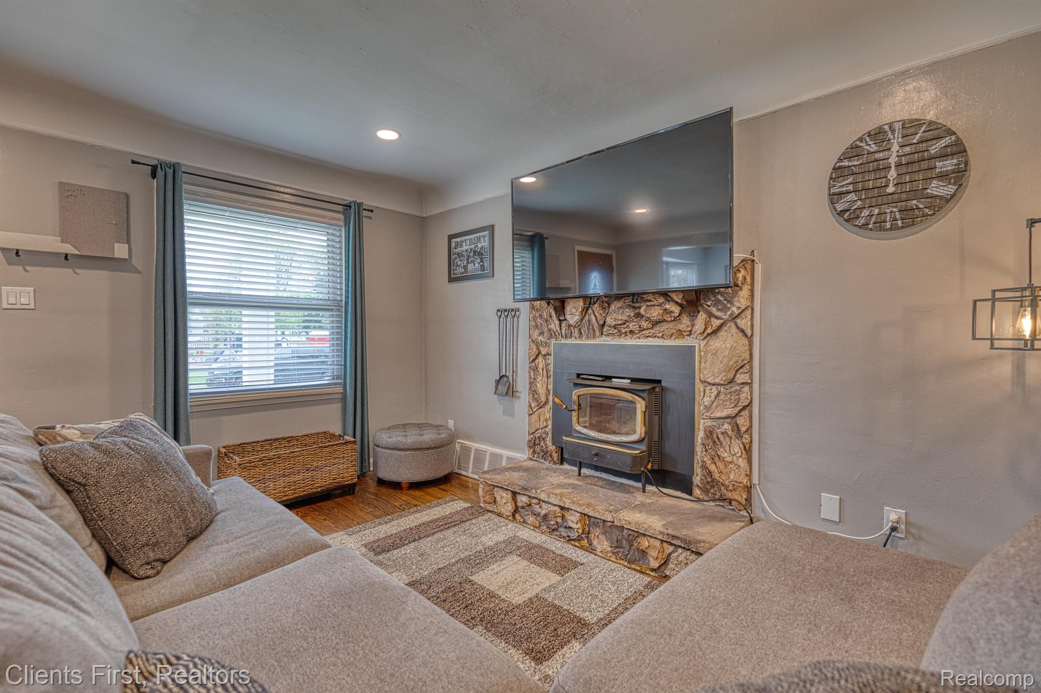 1384 CAMBRIDGE Road