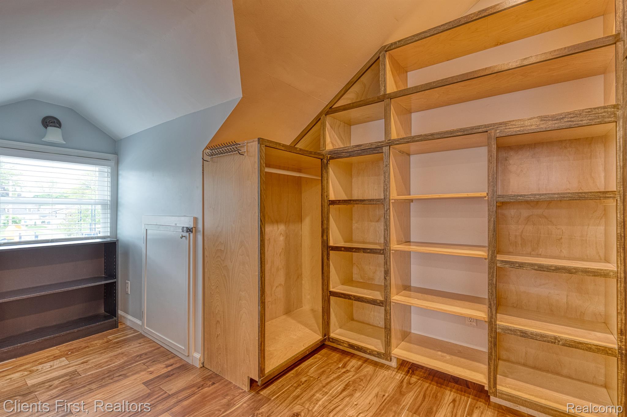 1384 CAMBRIDGE Road