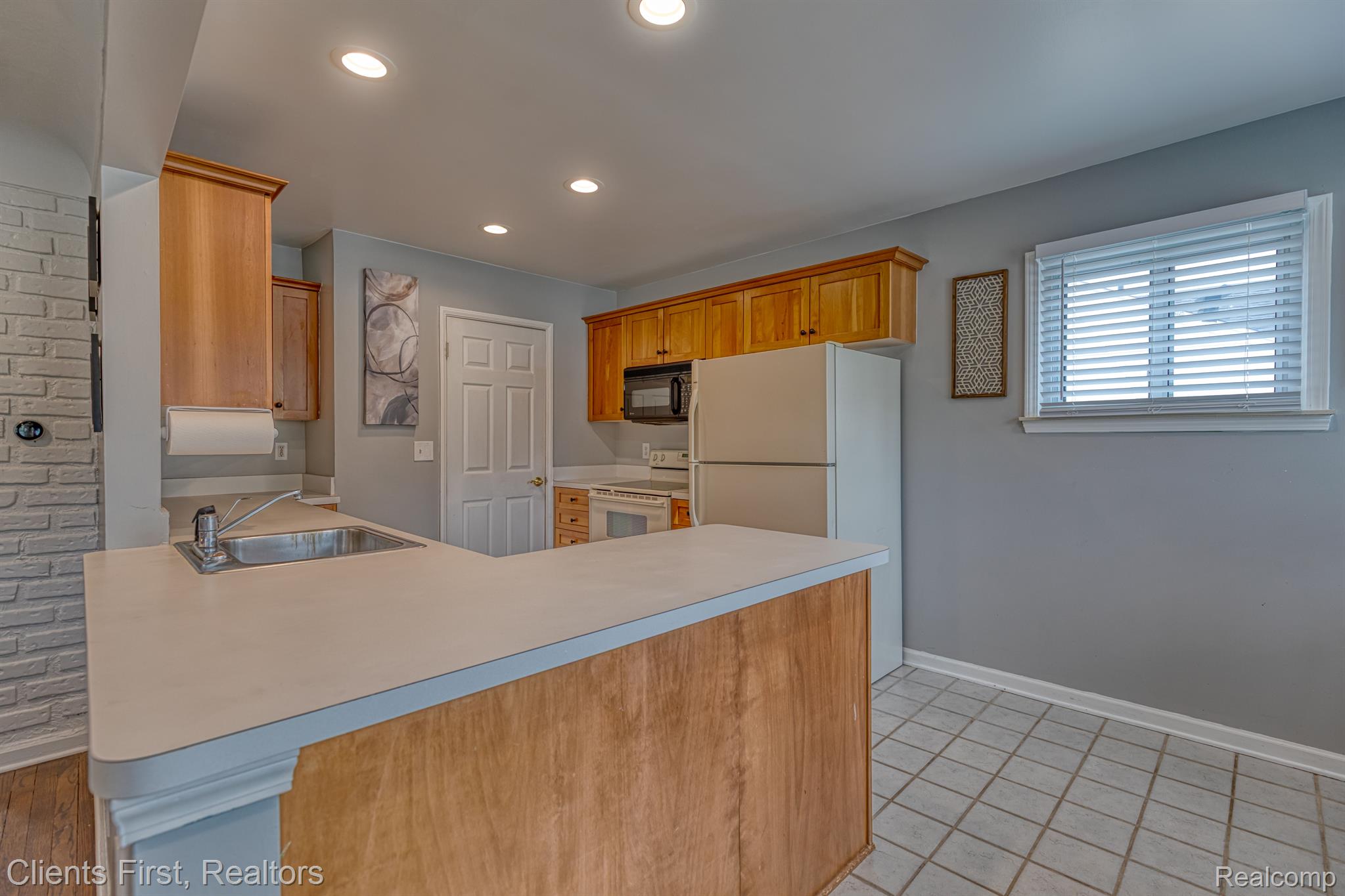 1384 CAMBRIDGE Road