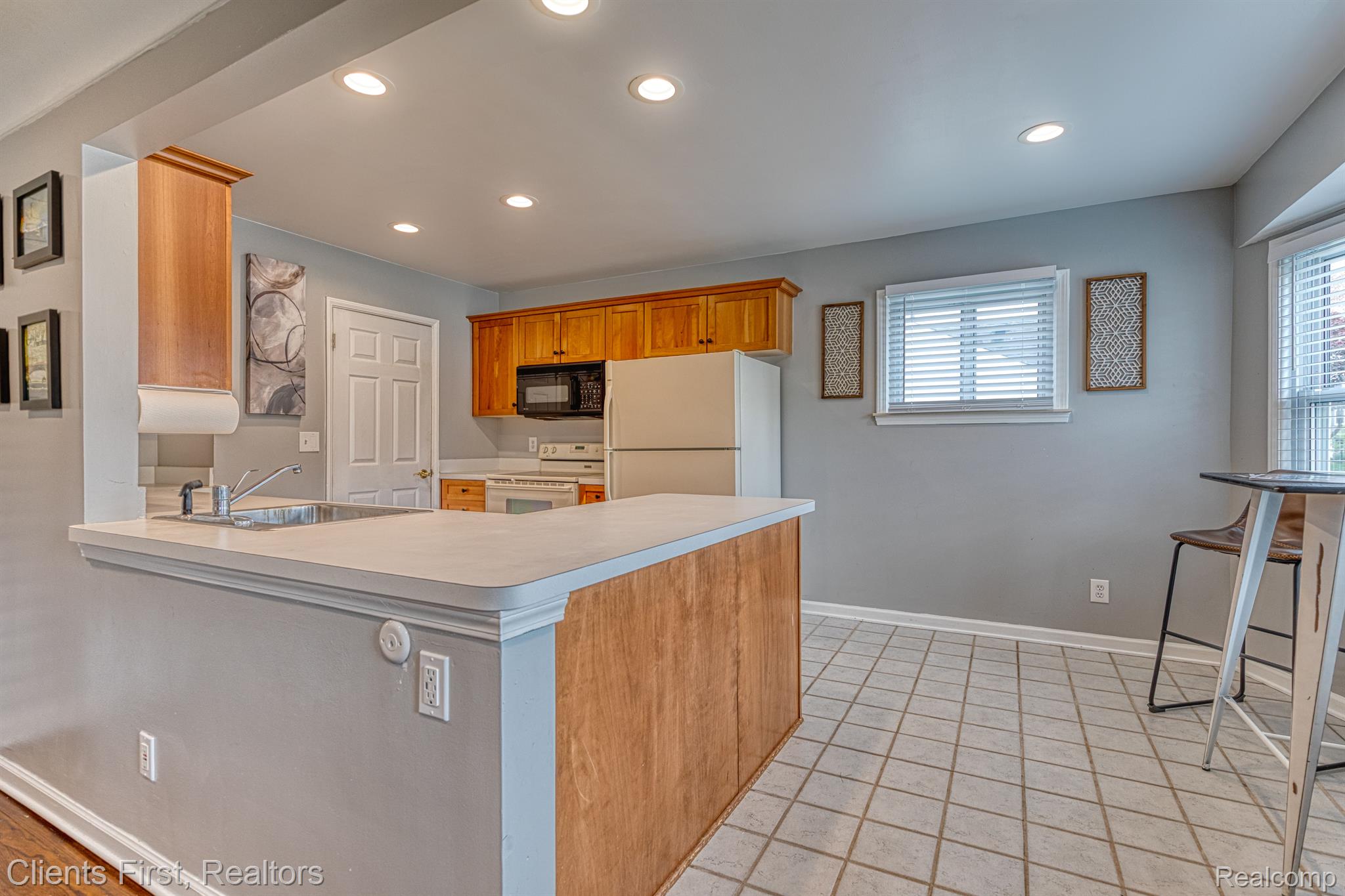1384 CAMBRIDGE Road