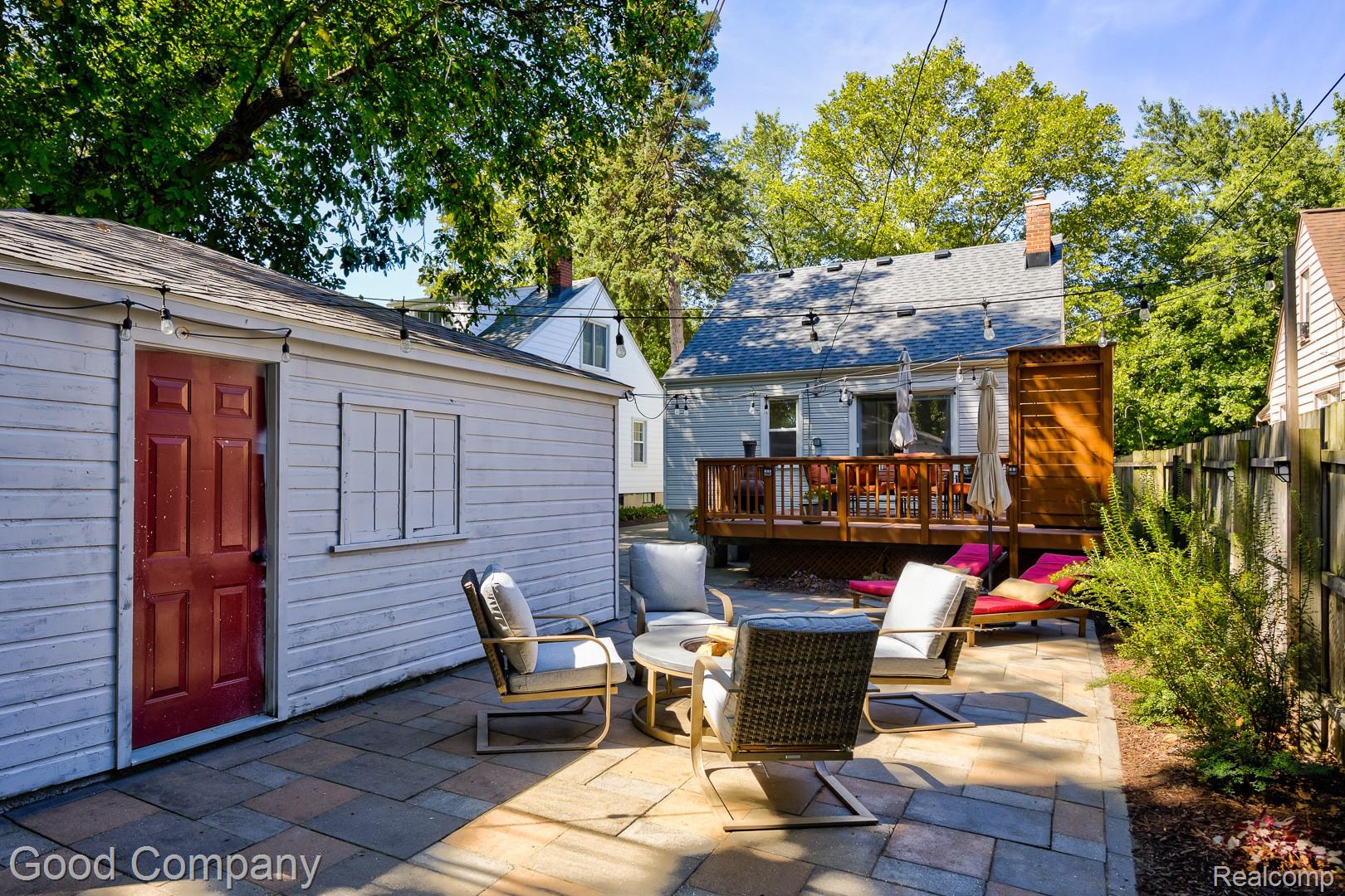 350 Laprairie Street