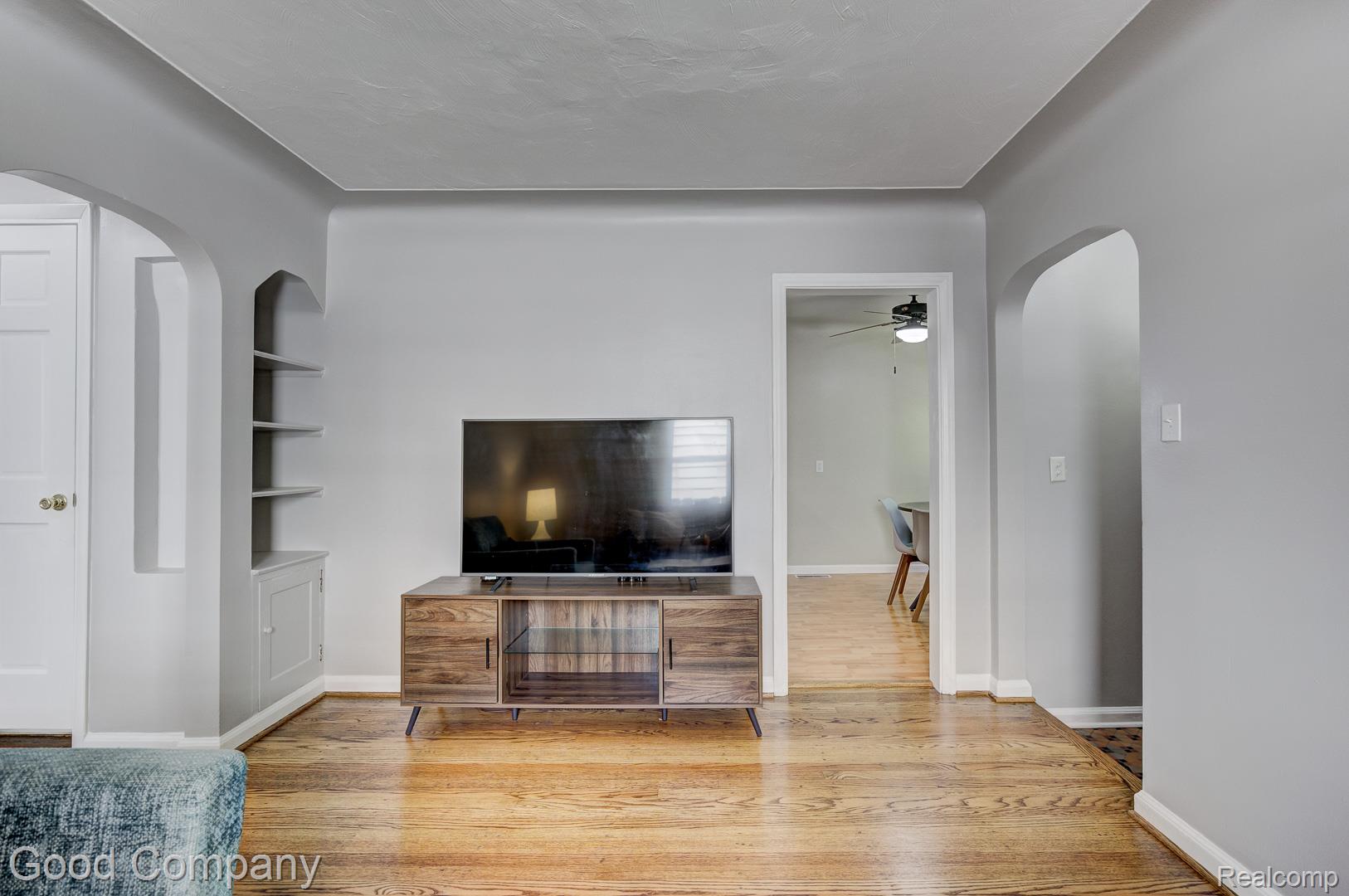 350 Laprairie Street