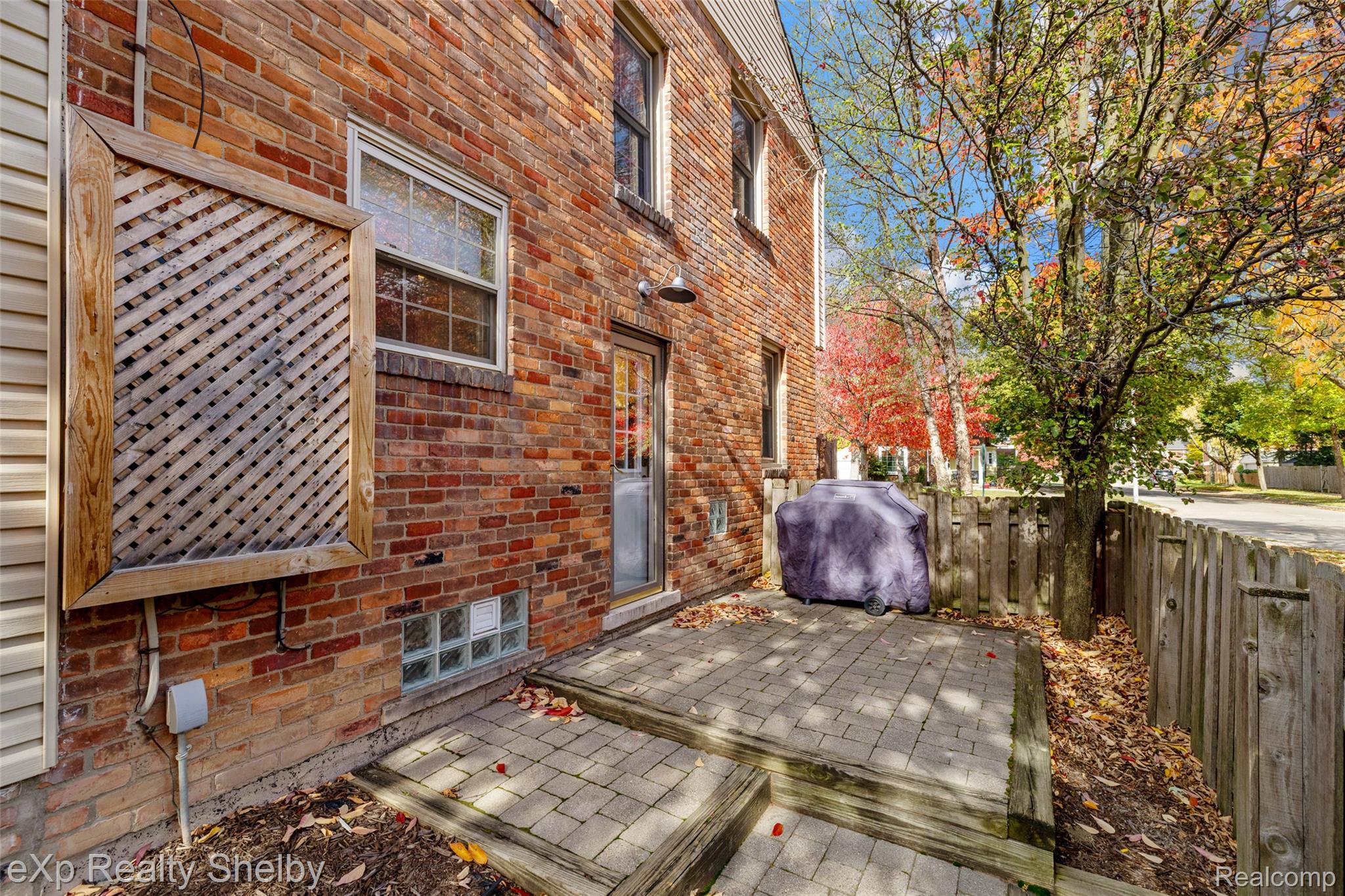 1953 Hunt Club Drive