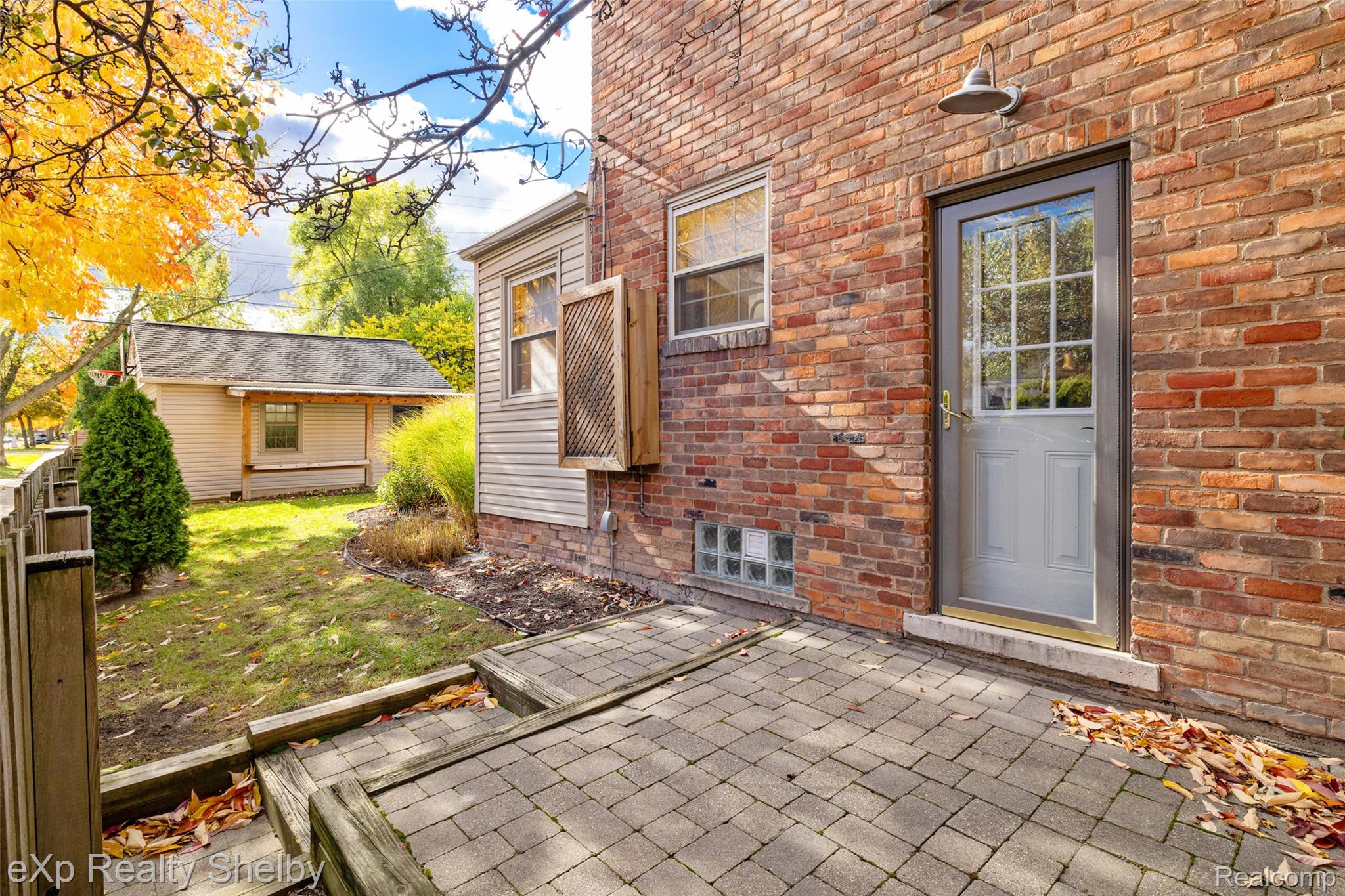 1953 Hunt Club Drive