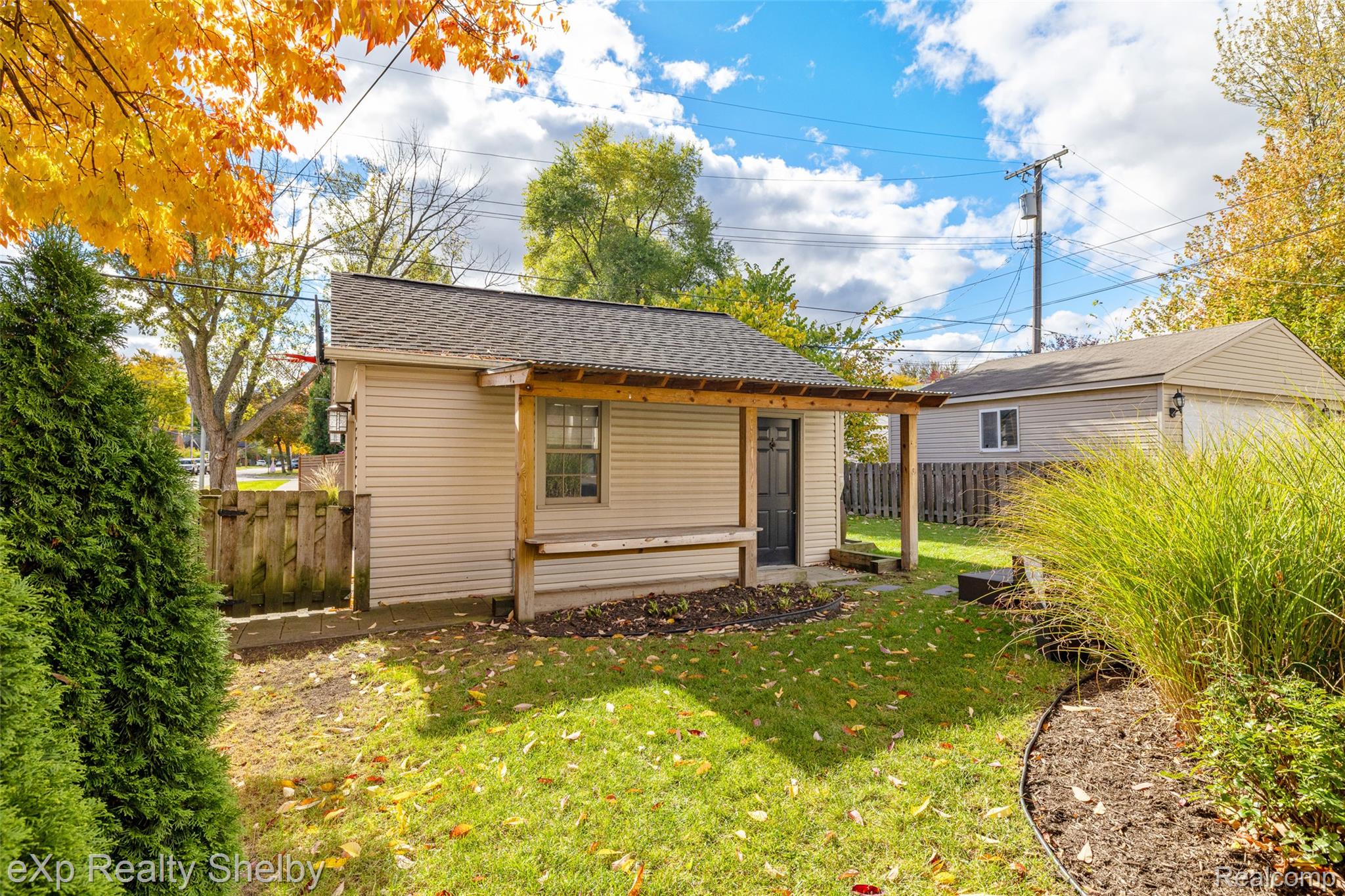 1953 Hunt Club Drive