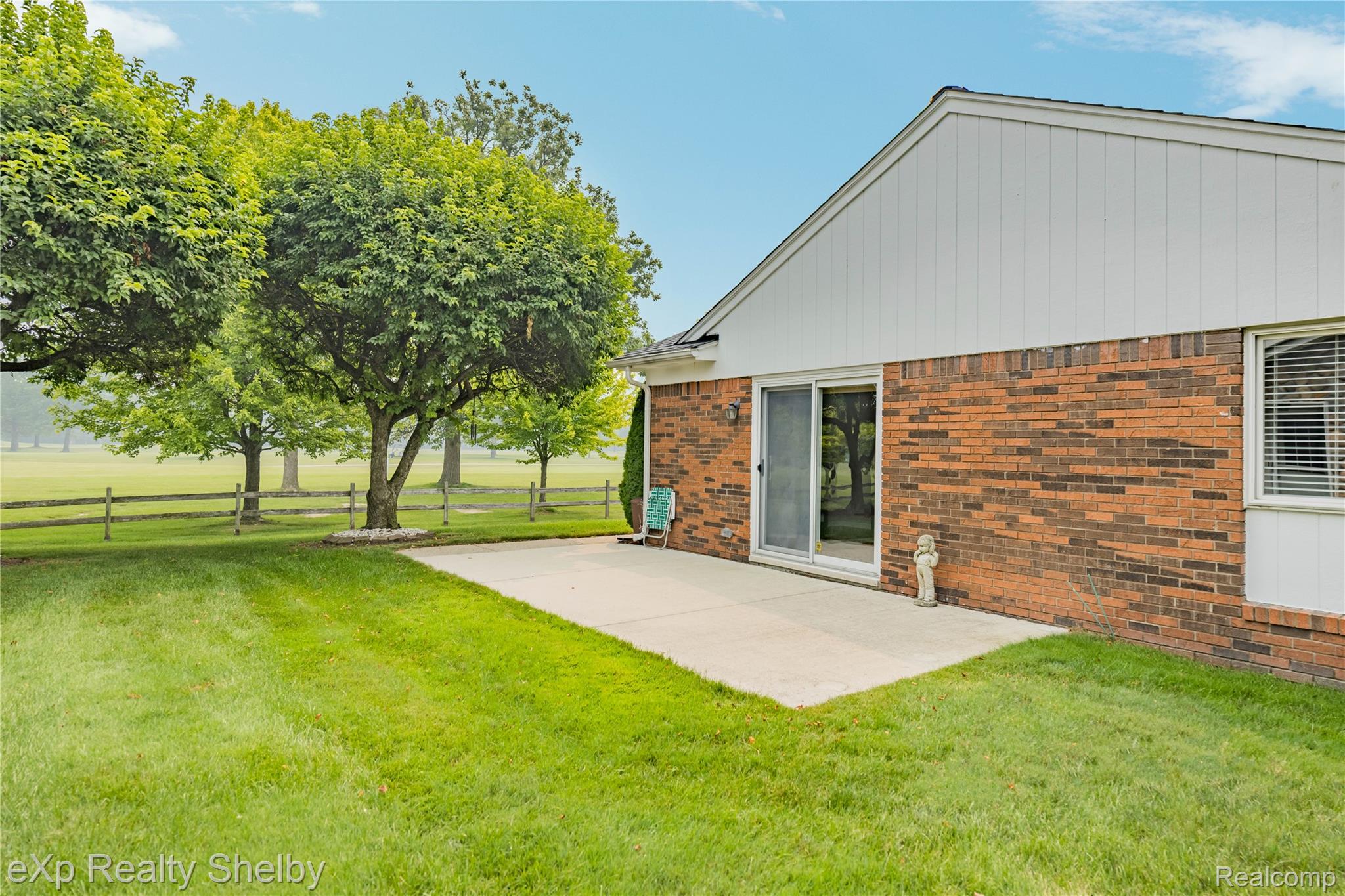 762 Country Club Drive Unit: 60