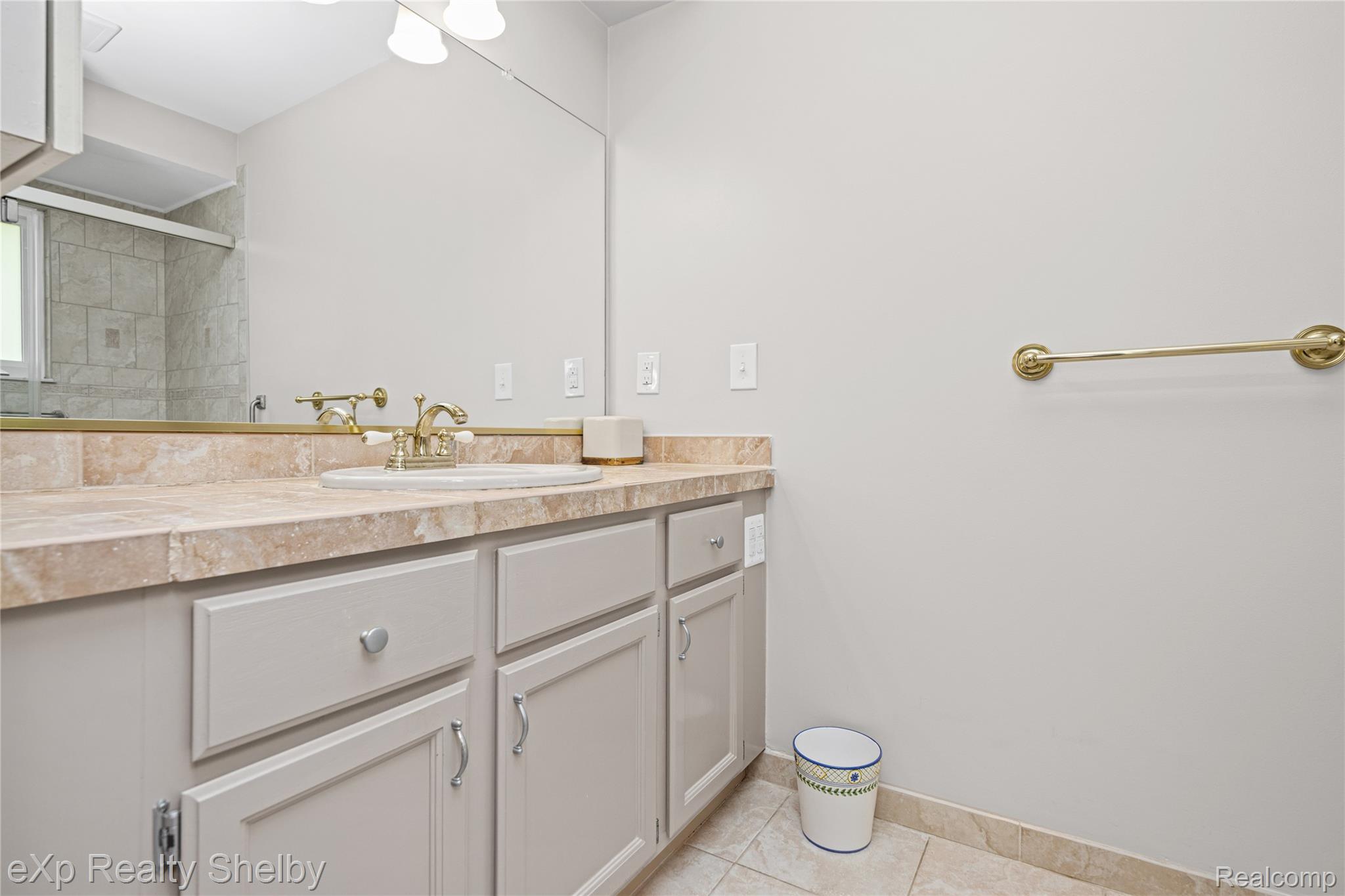 762 Country Club Drive Unit: 60