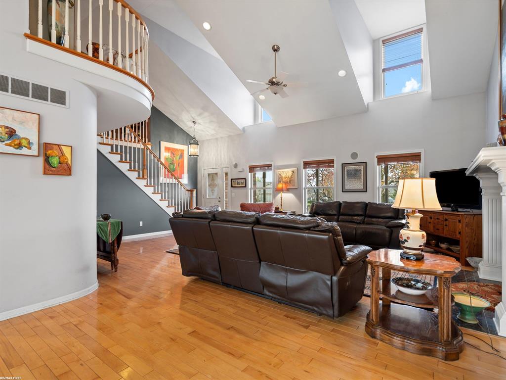 54638 Beacon Cove