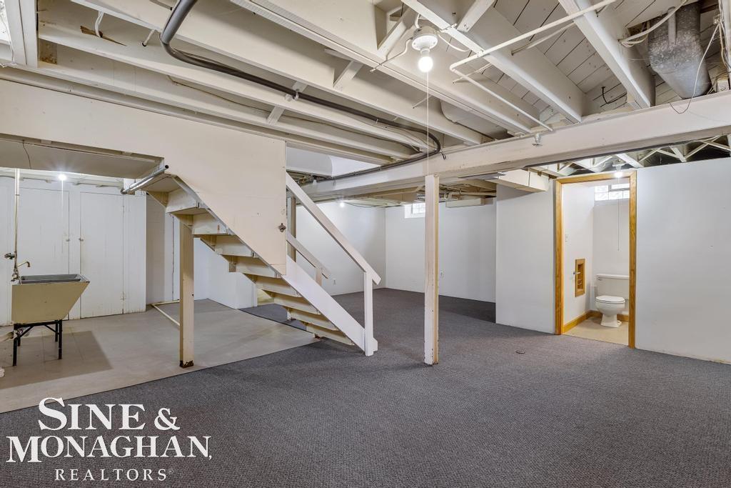 2040 Lochmoor Boulevard