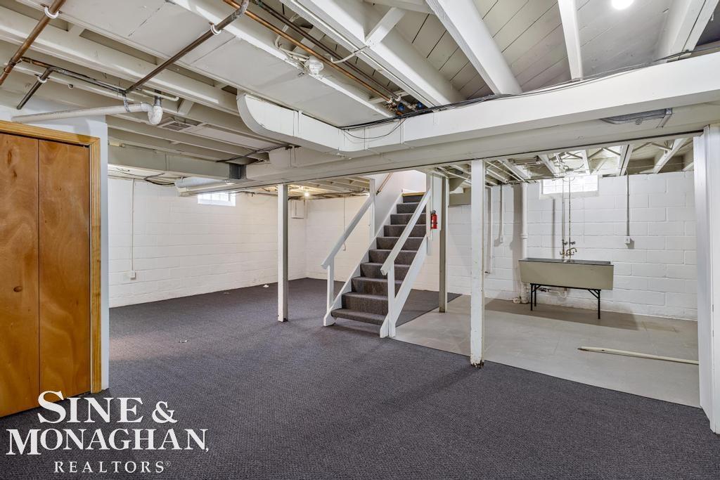 2040 Lochmoor Boulevard