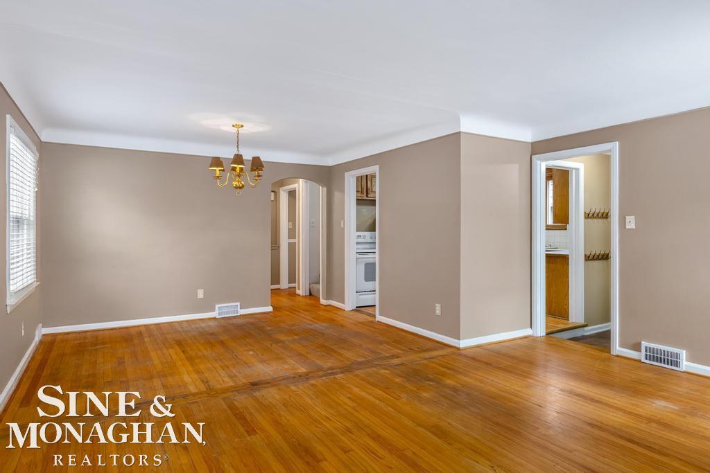 2040 Lochmoor Boulevard