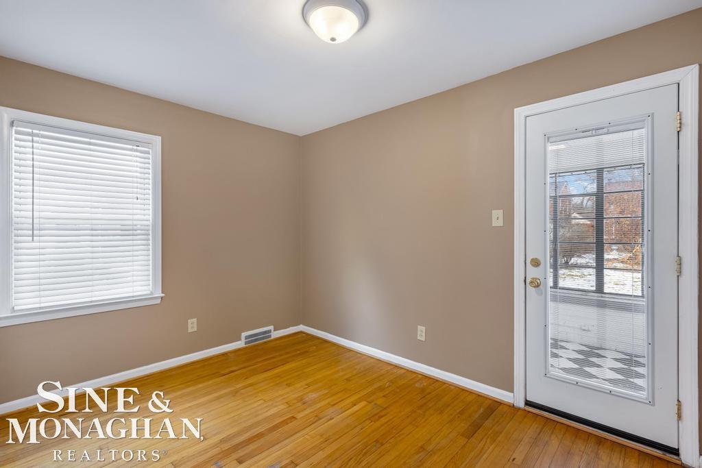 2040 Lochmoor Boulevard