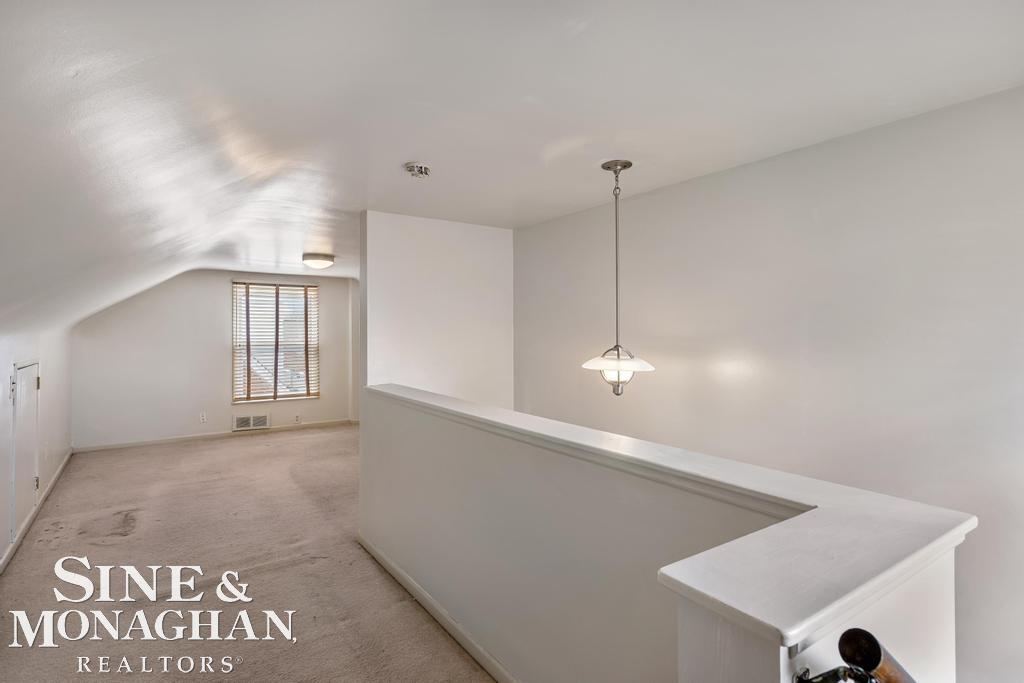 2040 Lochmoor Boulevard