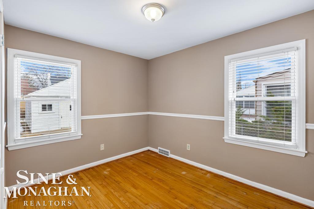 2040 Lochmoor Boulevard