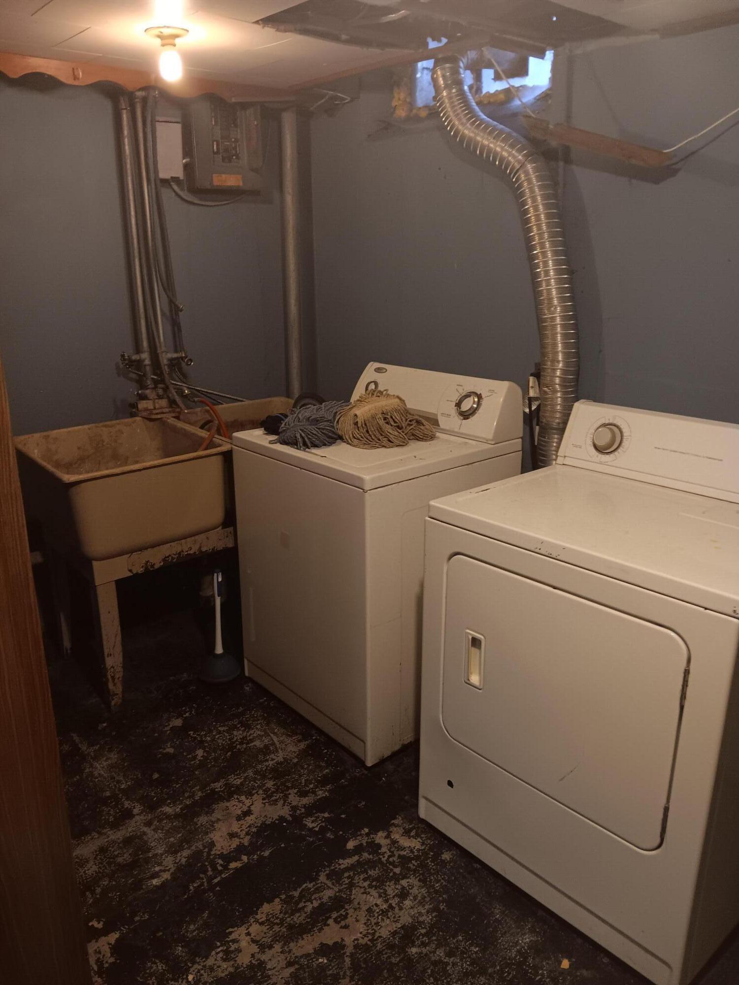 21256 Danbury Street