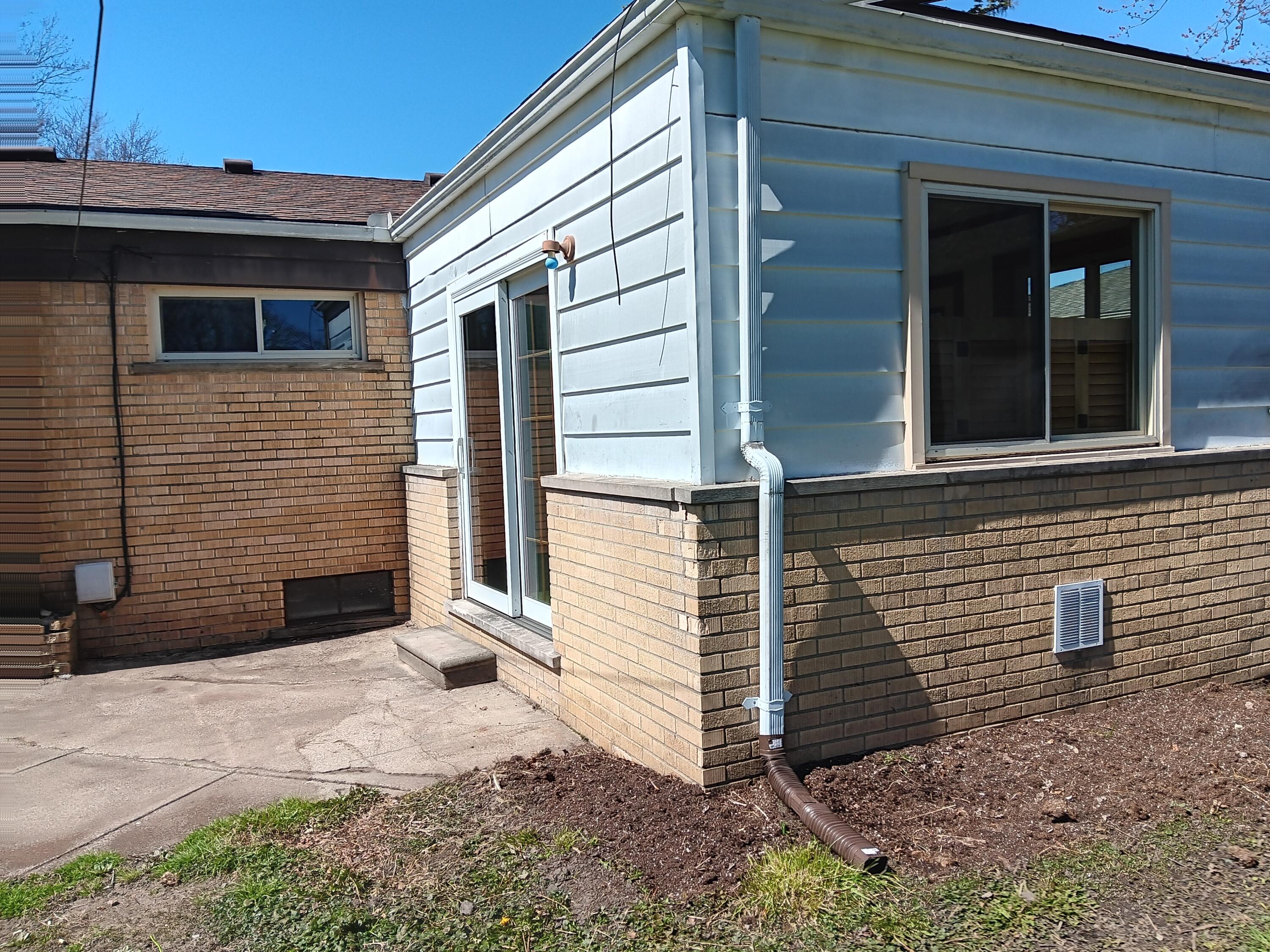 21256 Danbury Street