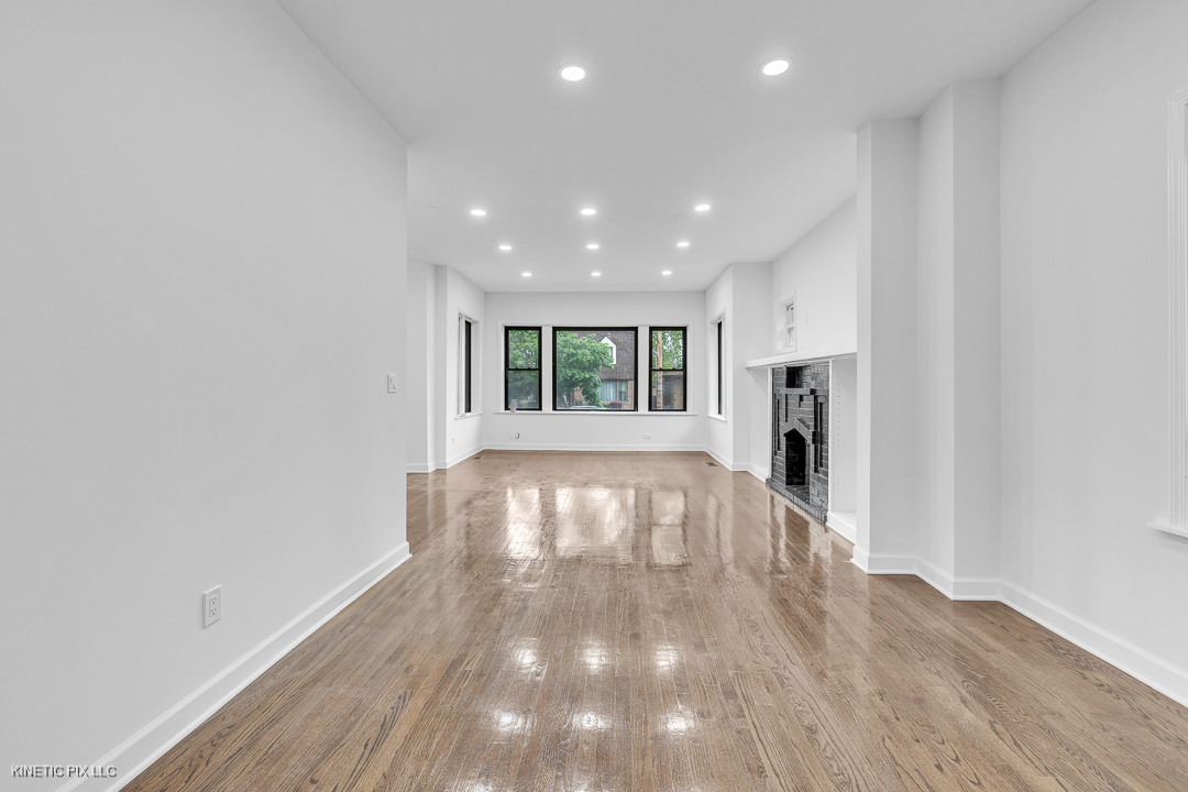 8127 S Jeffery Boulevard