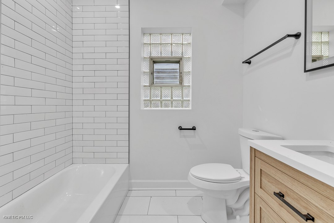 8127 S Jeffery Boulevard