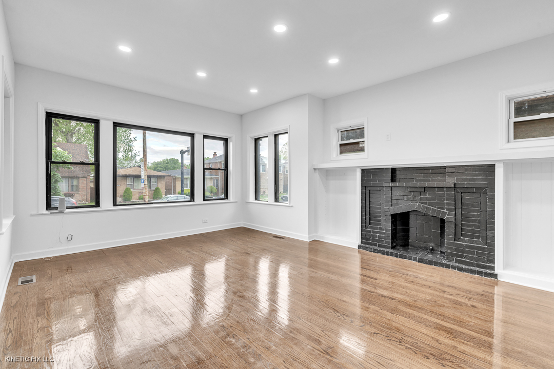 8127 S Jeffery Boulevard