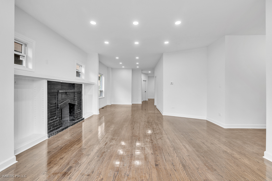 8127 S Jeffery Boulevard