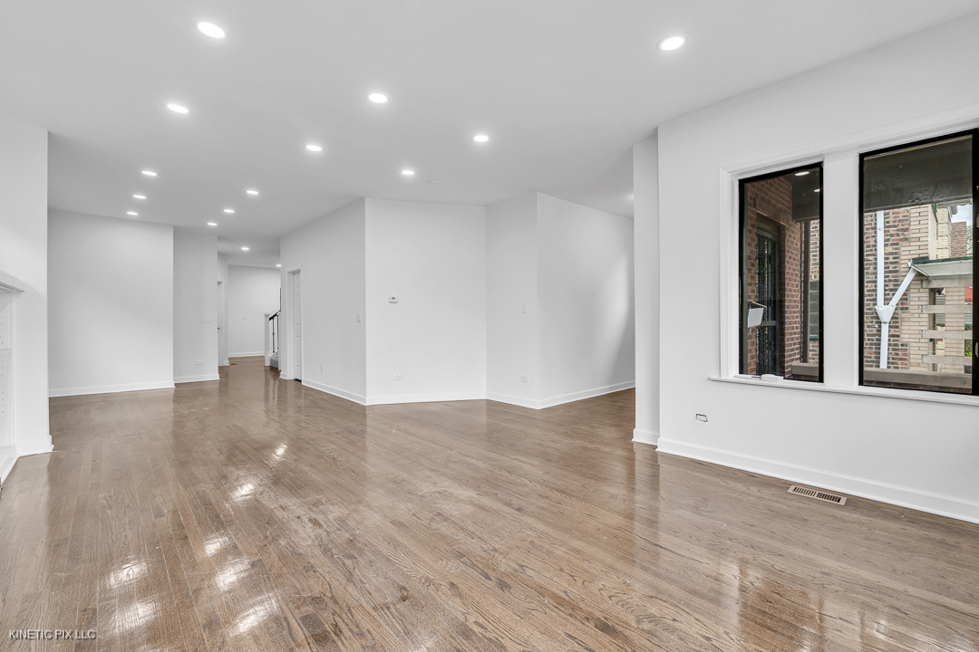 8127 S Jeffery Boulevard