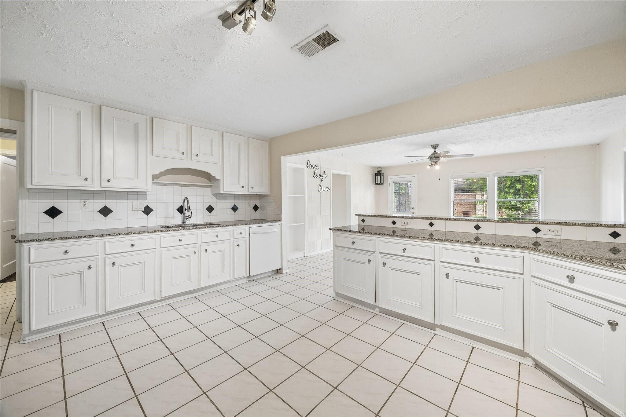 6621 Westview