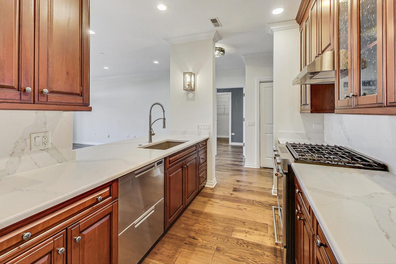 151 W Wing Street Unit: 707