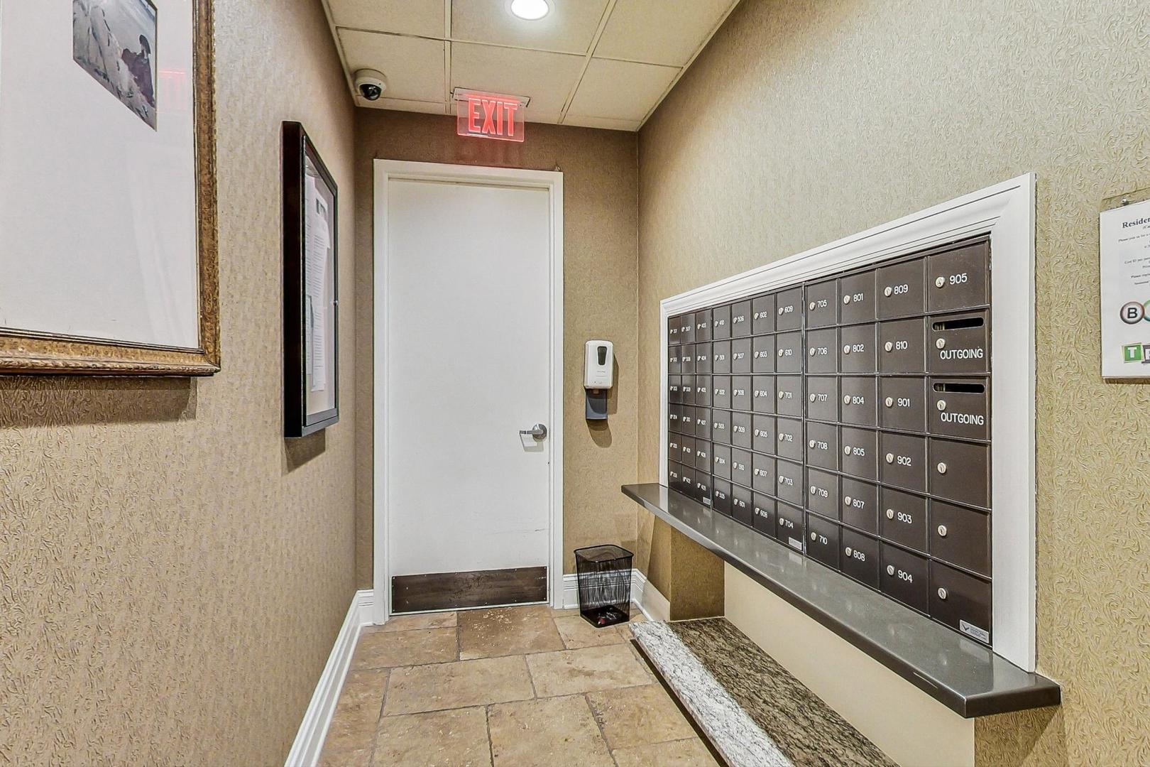 151 W Wing Street Unit: 707