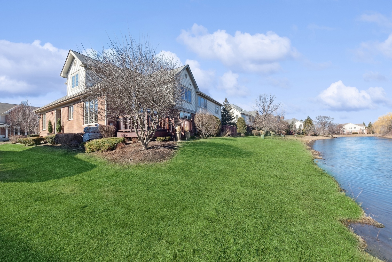 2138 Apple Hill Lane