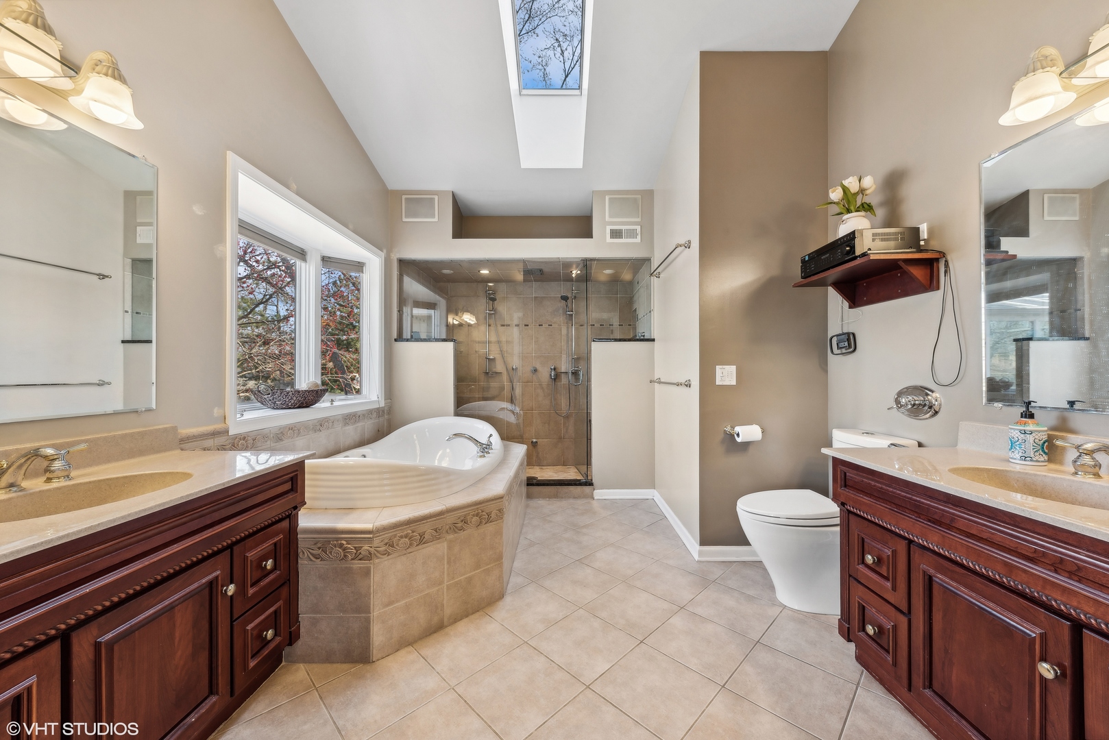 2112 W Lincoln Street