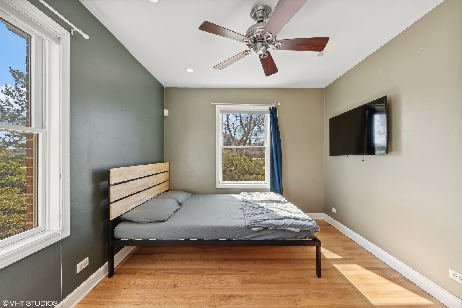 2112 W Lincoln Street