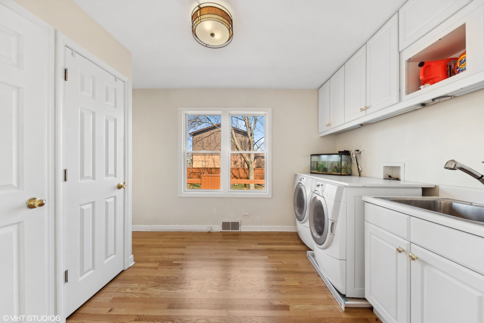 2112 W Lincoln Street