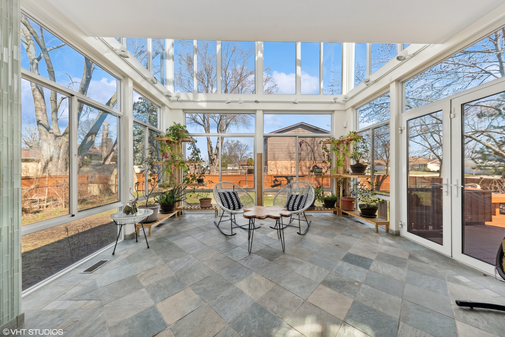 2112 W Lincoln Street