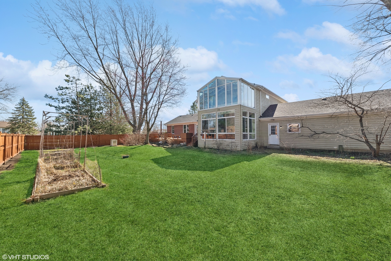 2112 W Lincoln Street