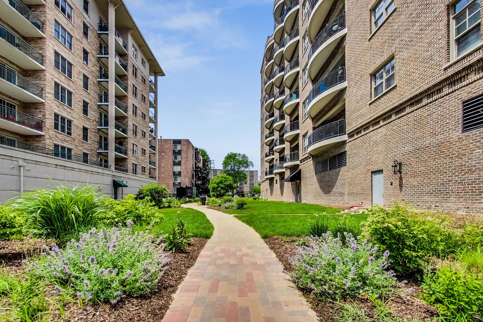 151 W Wing Street Unit: 805