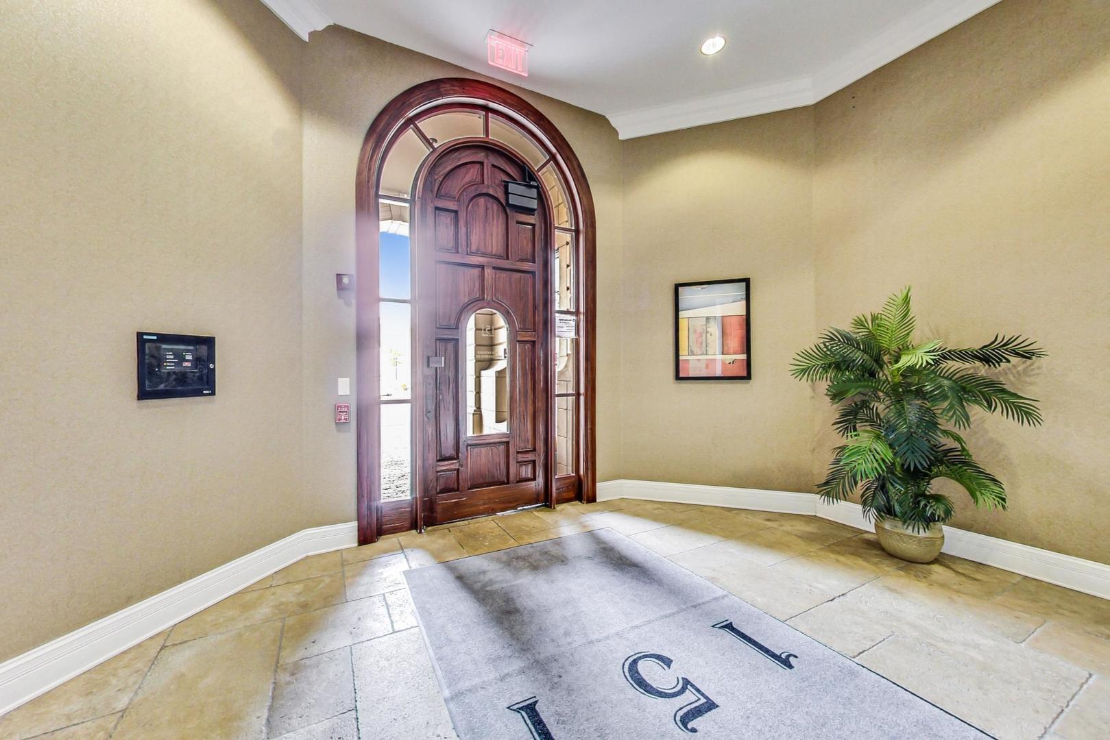 151 W Wing Street Unit: 805