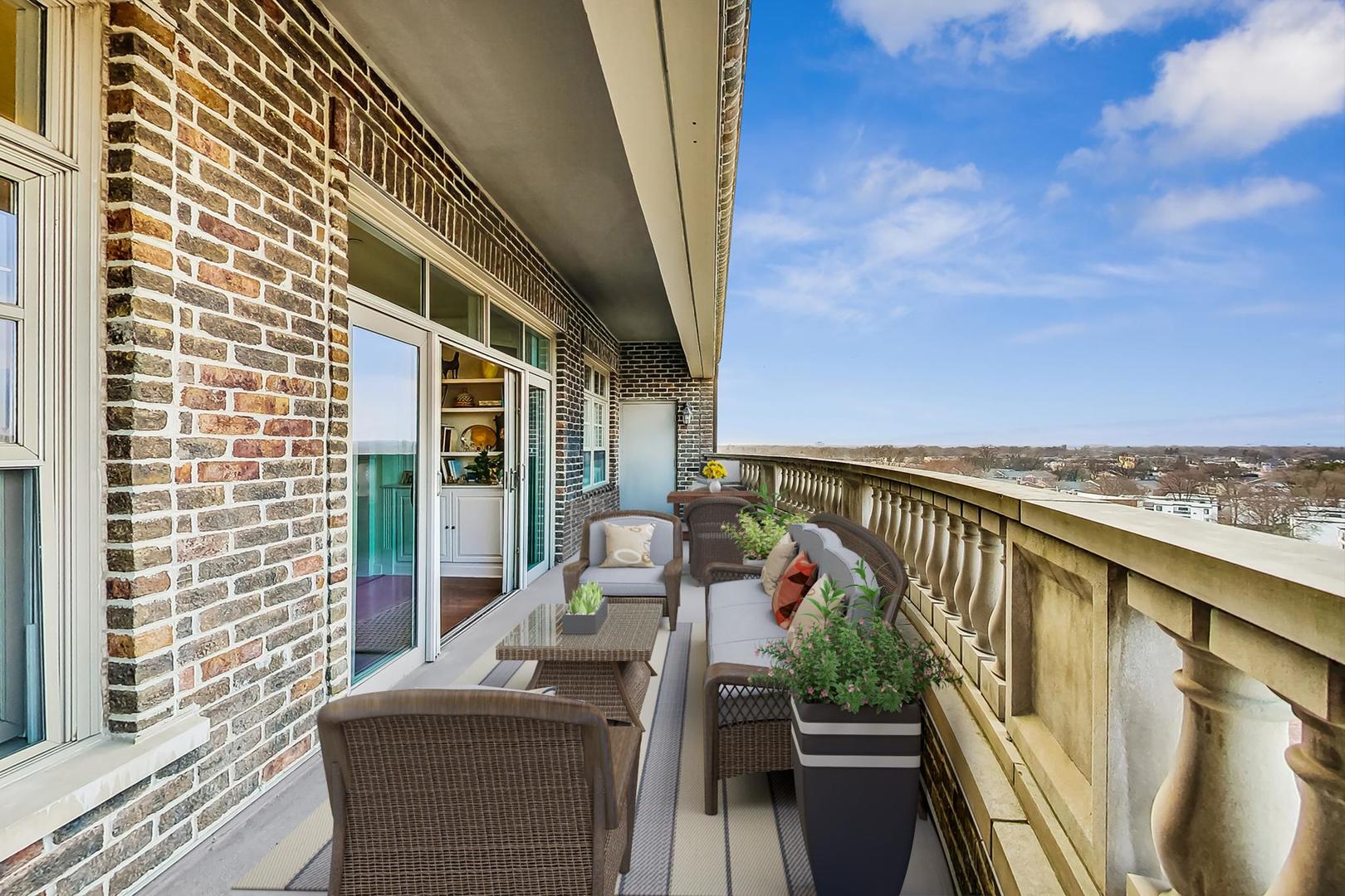 151 W Wing Street Unit: 805