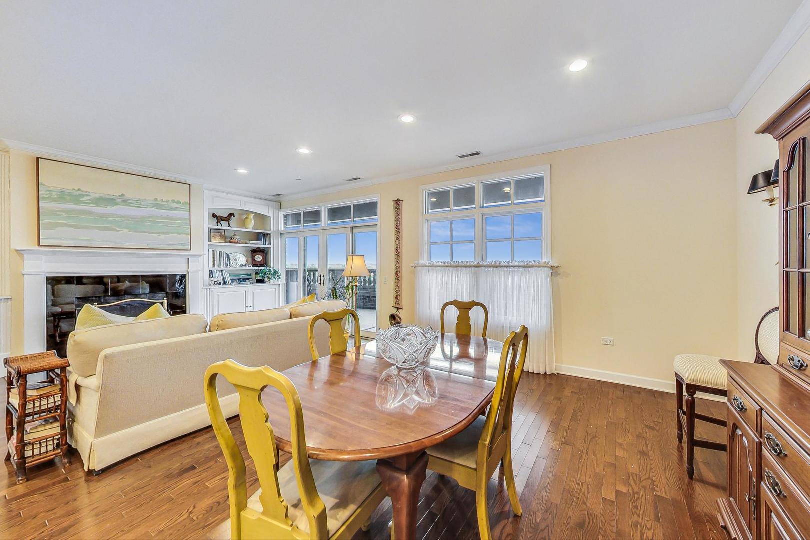 151 W Wing Street Unit: 805